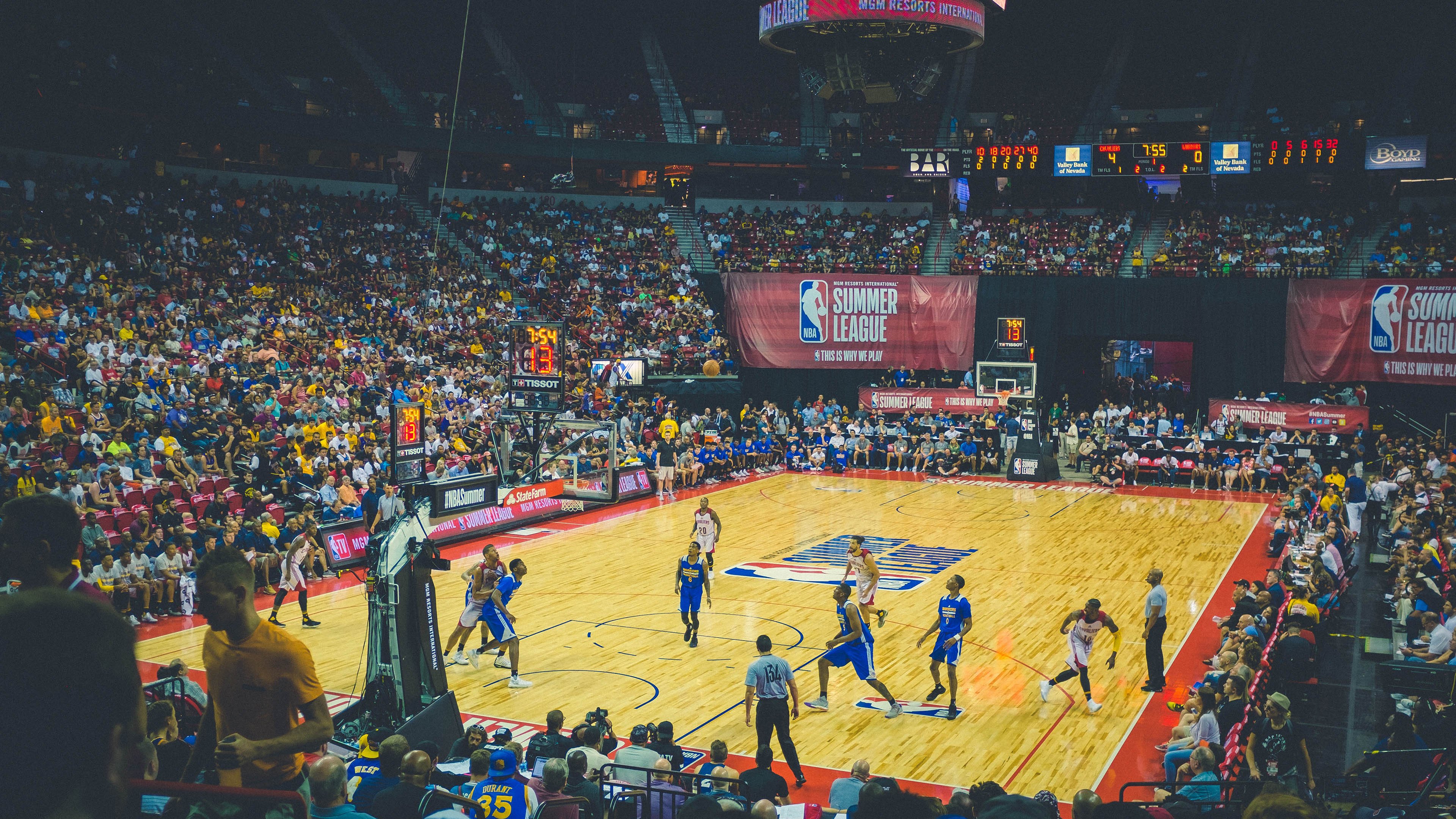 世界杯2026-乔治的教科书,当北京队遇上灰熊,篮球哲学的东西碰撞